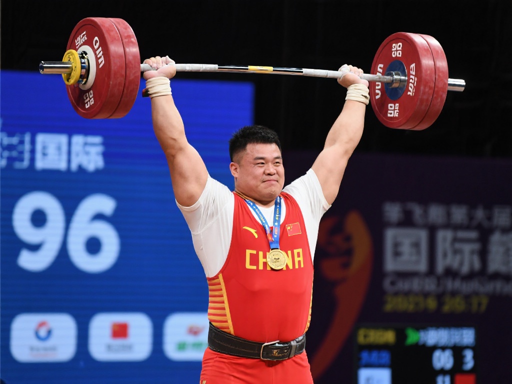 钱飞翔在最近的国际重量级比赛中，以卓越的